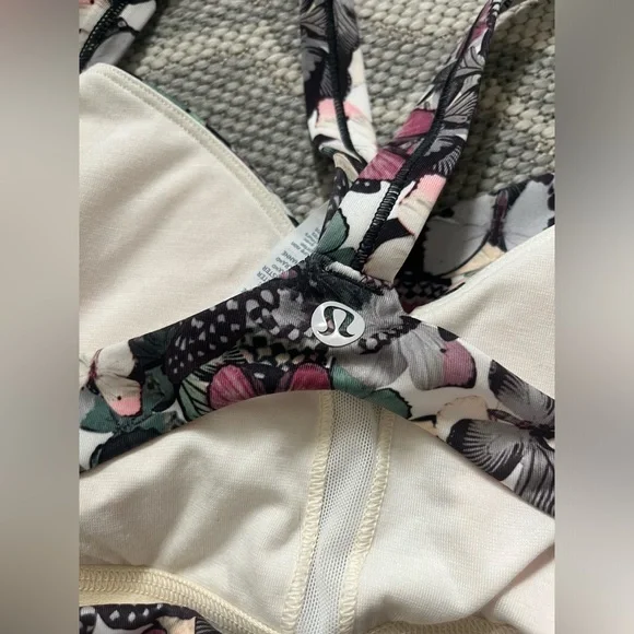 NWOT Lululemon Wrap It Up Tank
So Fly Butterfly Angel Wing Multi - Picture 6 of 9